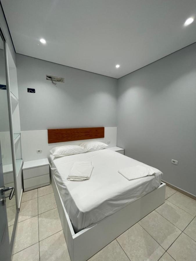 Emerald Inn Apartments โอริคูม ภายนอก รูปภาพ