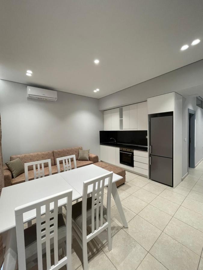 Emerald Inn Apartments โอริคูม ภายนอก รูปภาพ