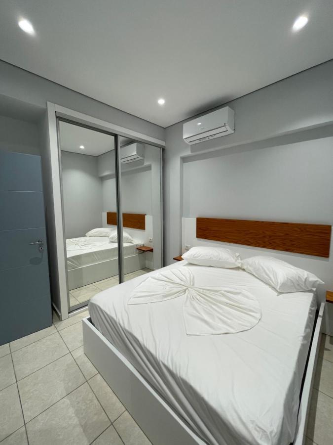 Emerald Inn Apartments โอริคูม ภายนอก รูปภาพ