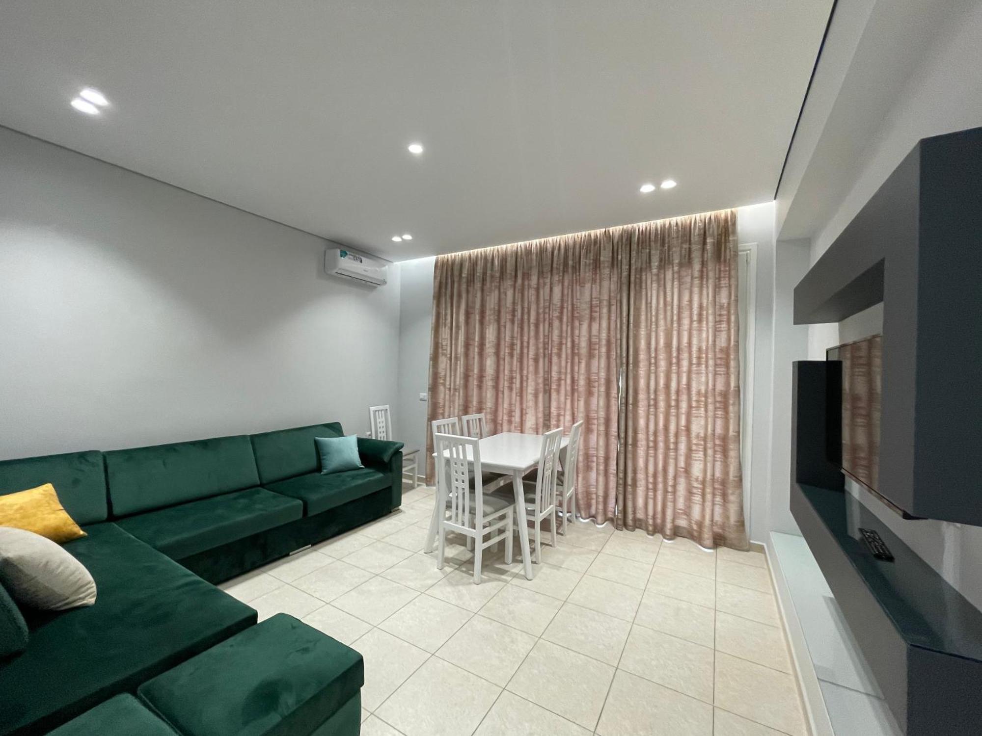 Emerald Inn Apartments โอริคูม ภายนอก รูปภาพ