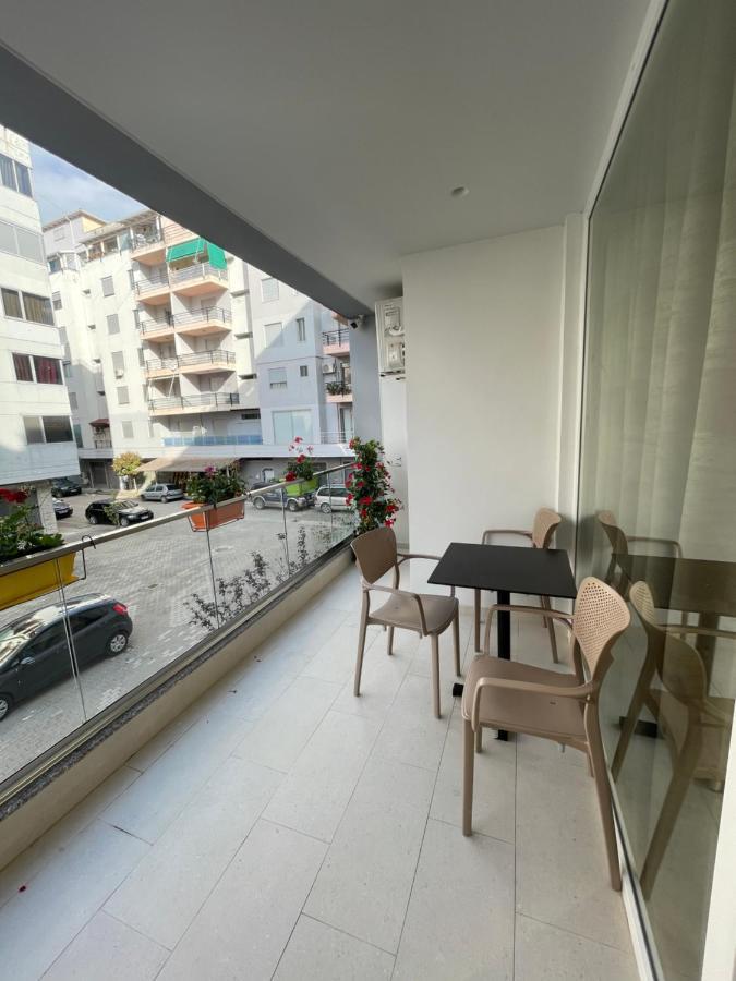 Emerald Inn Apartments โอริคูม ภายนอก รูปภาพ