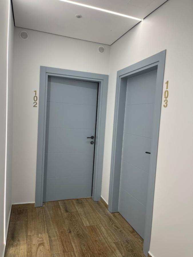 Emerald Inn Apartments โอริคูม ภายนอก รูปภาพ